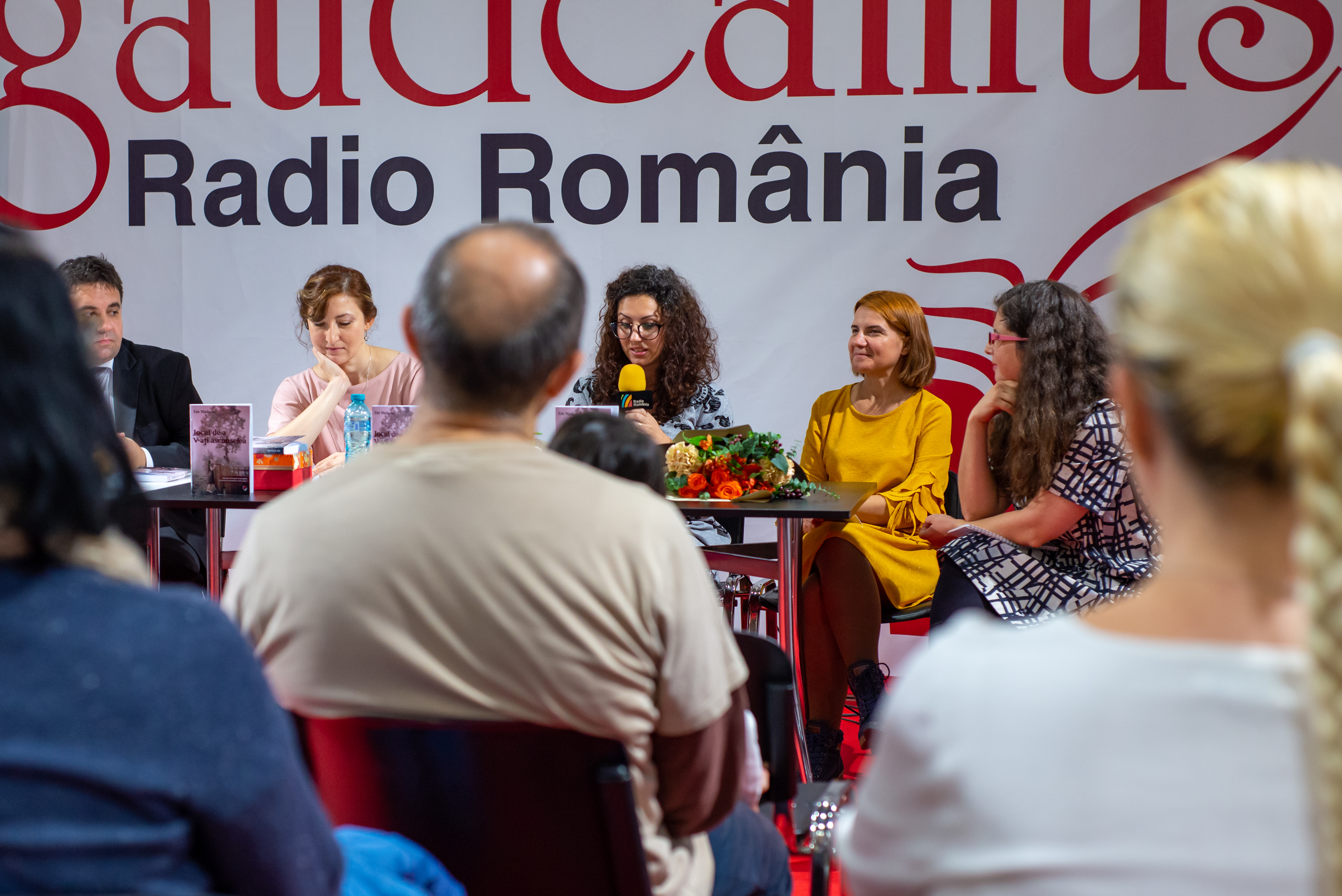 Lansarea romanului Jocul de-a V-ați ascunselea la târgul de carte Gaudeamus